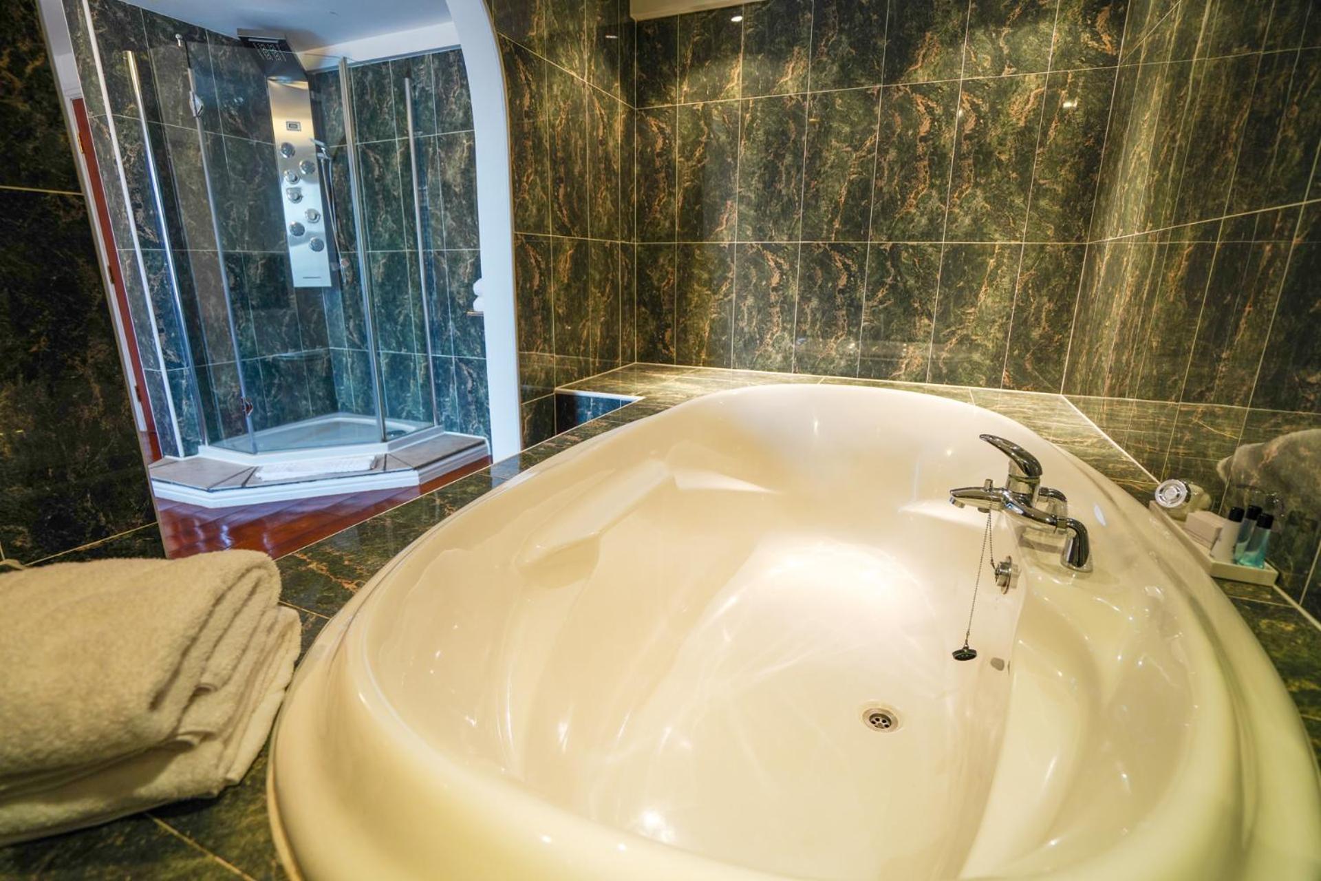 Gomersal Park Hotel & Dream Spa Buitenkant foto